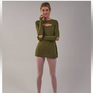 GYMSHARK CUT OUT LONG SLEEVE GREEN SIZE SMALL